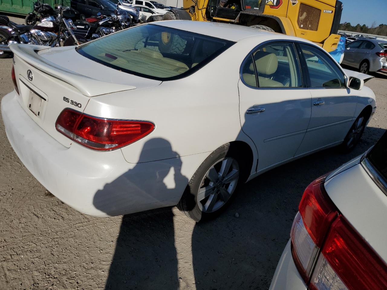 Image 3 of 2005 LEXUS ES 330 2005 with VIN JTHBA30G555087357