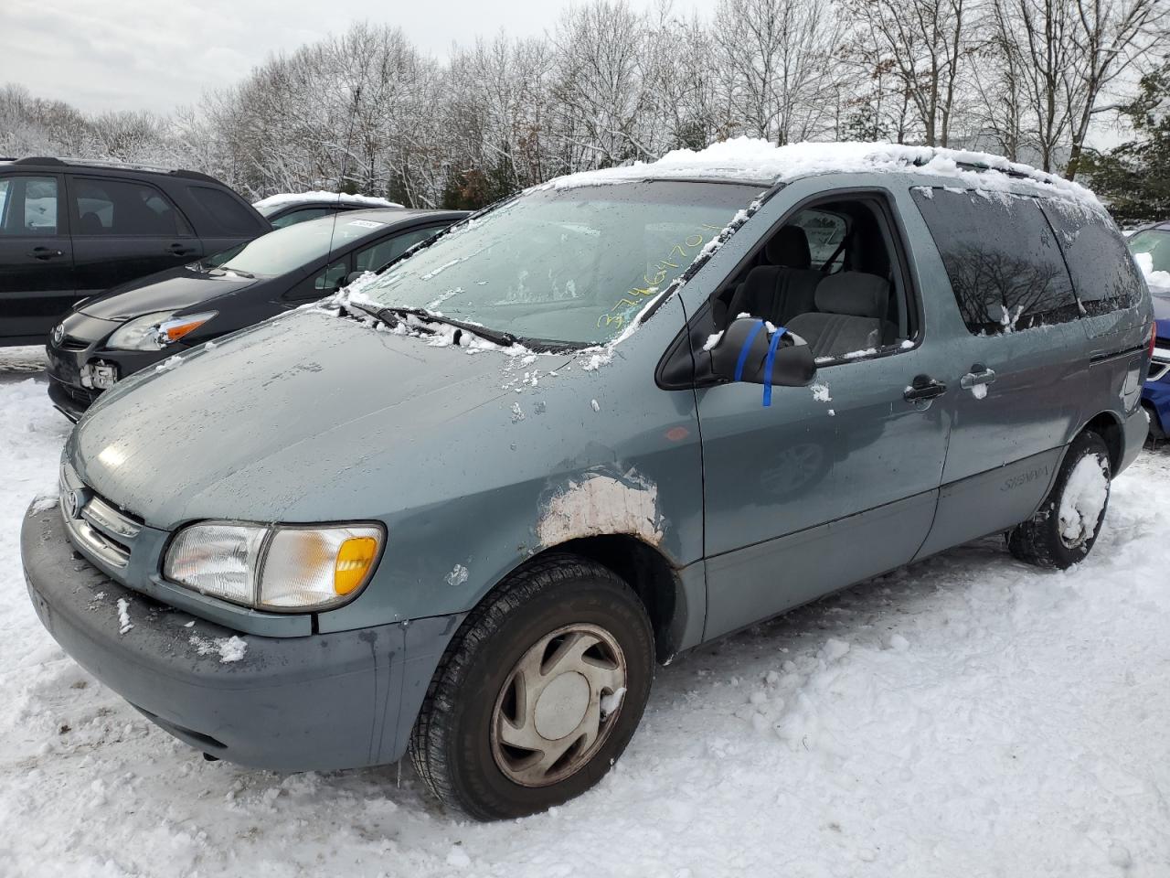 Image 1 of 2000 TOYOTA SIENNA LE 2000 with VIN 4T3ZF13C6YU316561