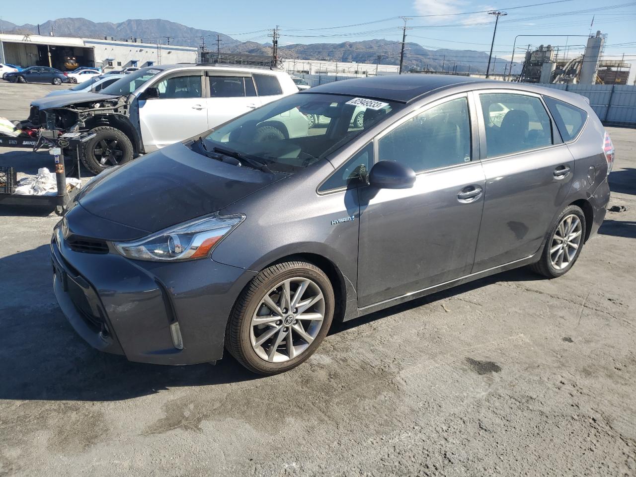 Изображение 1 2017 TOYOTA PRIUS V  2017 с VIN JTDZN3EU2HJ072720