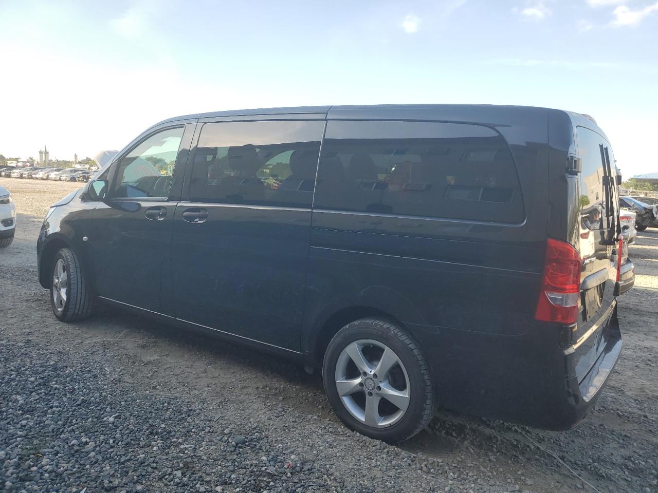 Image 2 of 2018 MERCEDES-BENZ METRIS  2018 with VIN WD4PG2EEXJ3351790
