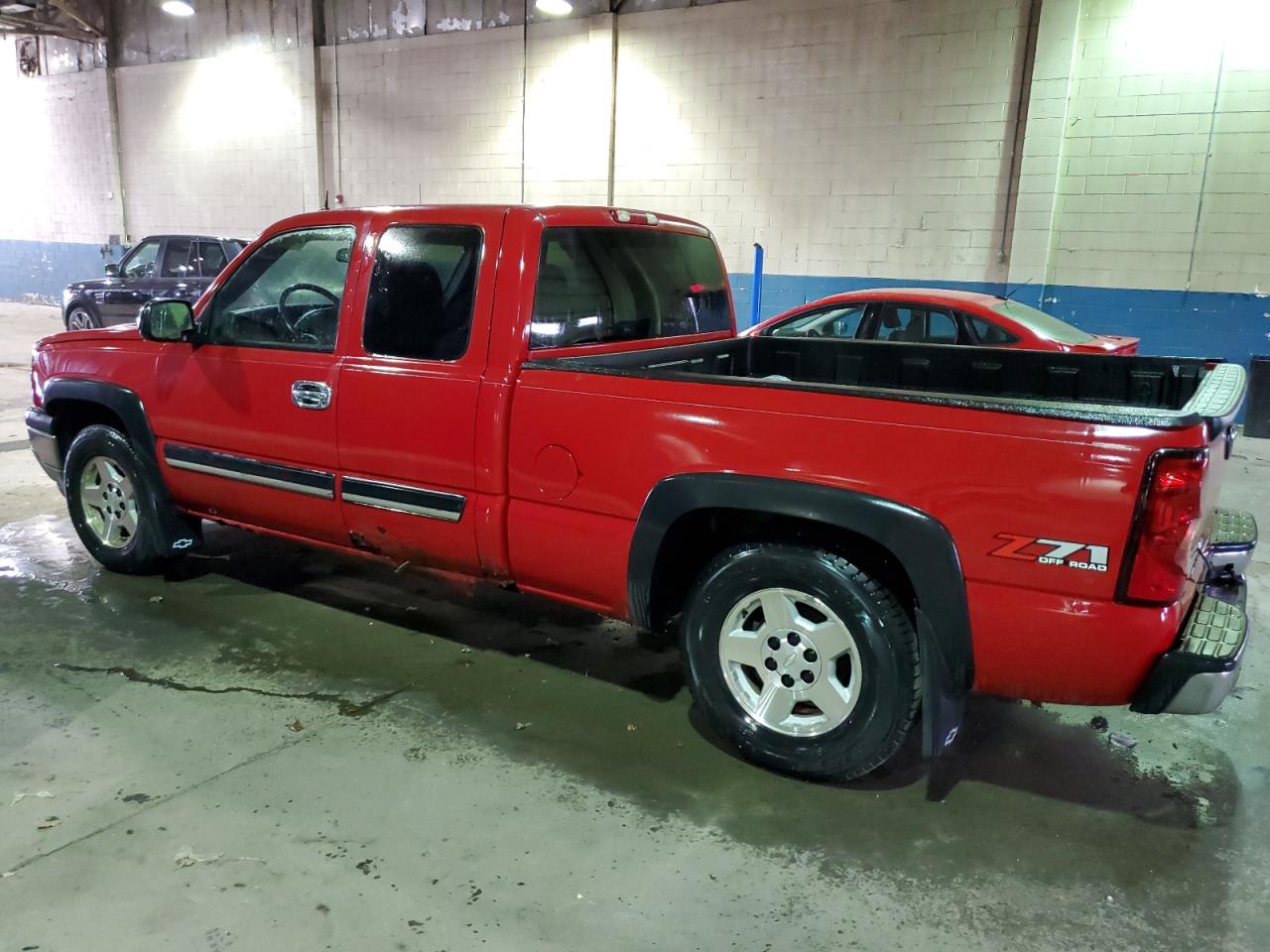 Image 2 of 2005 CHEVROLET SILVERADO K1500 2005 with VIN 2GCEK19B351336330