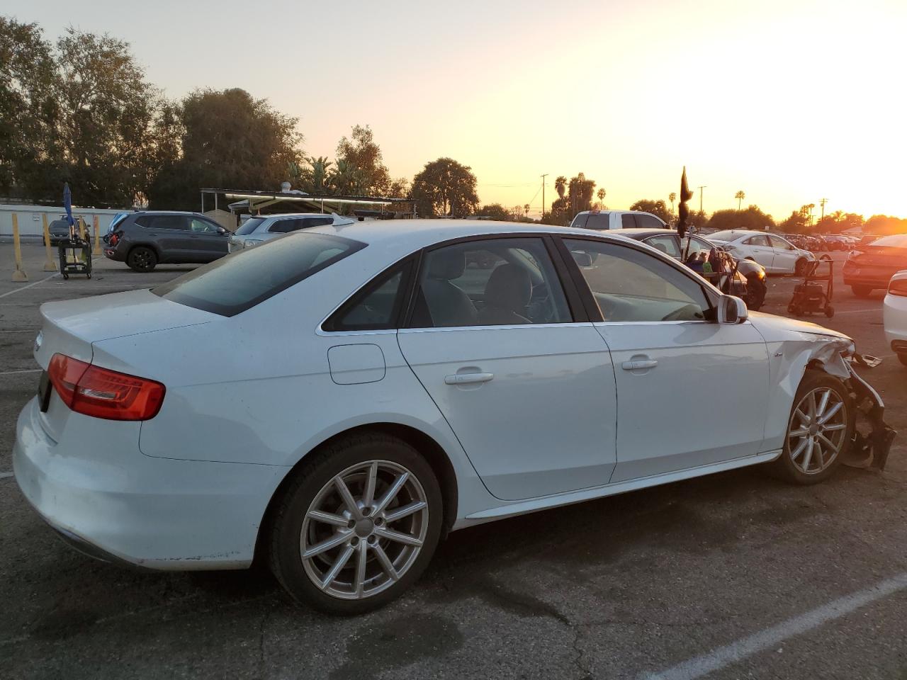 Obraz 3 z 2016 AUDI A4 PREMIUM S-LINE 2016 z VIN WAUAFAFL9GN016847