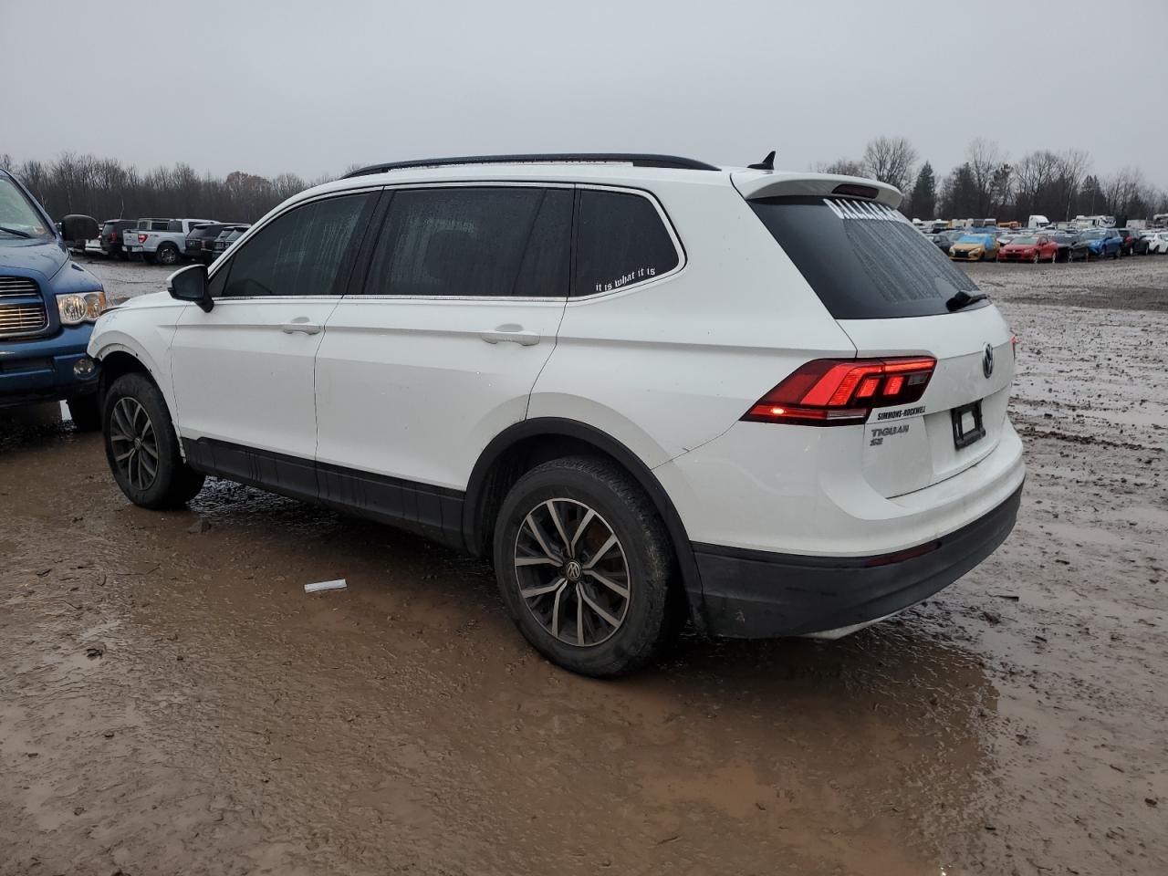 Image 2 of 2019 VOLKSWAGEN TIGUAN SE 2019 with VIN 3VV2B7AX2KM064968