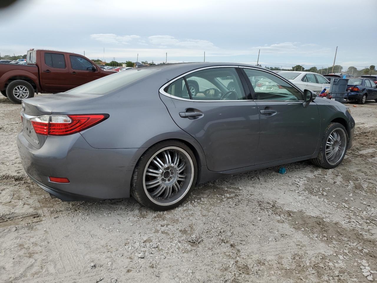 Image 3 of 2013 LEXUS ES 350 2013 with VIN JTHBK1GG0D2033519