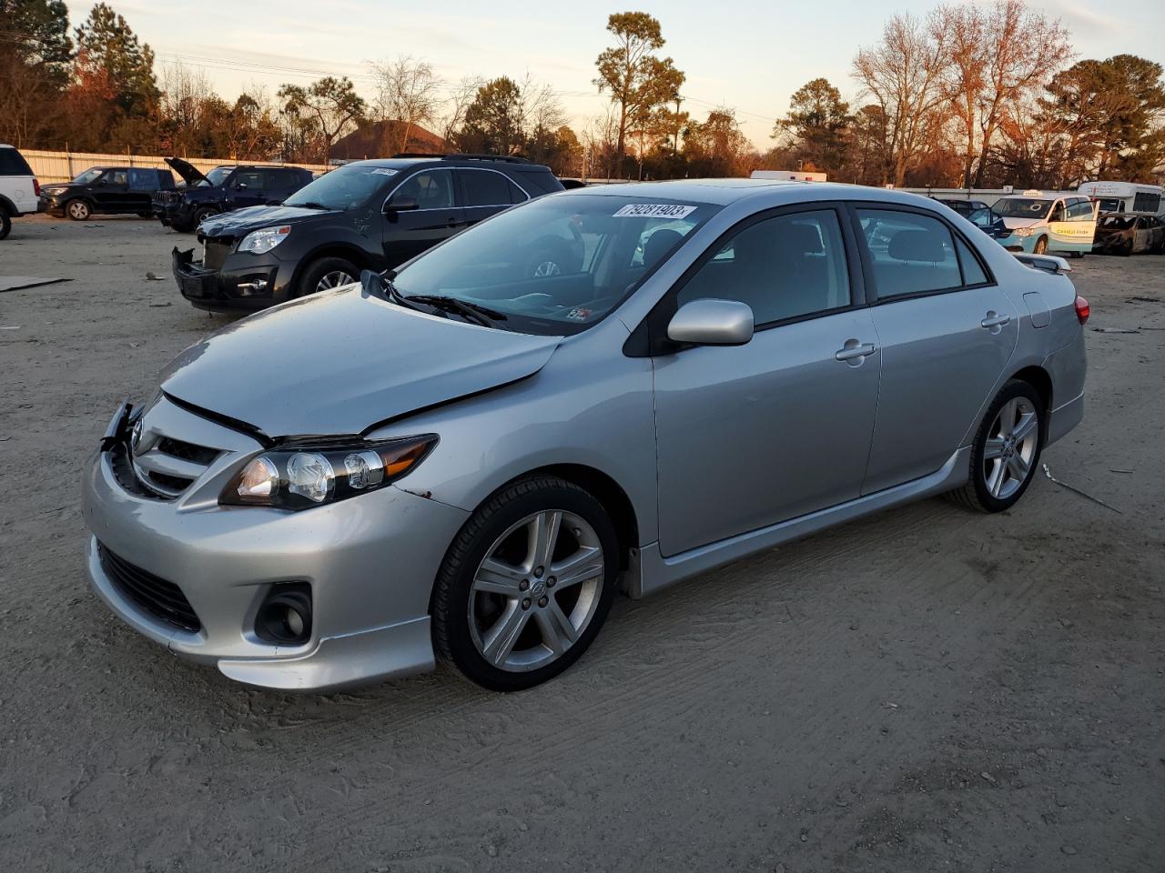 Obraz 1 z 2013 TOYOTA COROLLA BASE 2013 z VIN 2T1BU4EE1DC937072