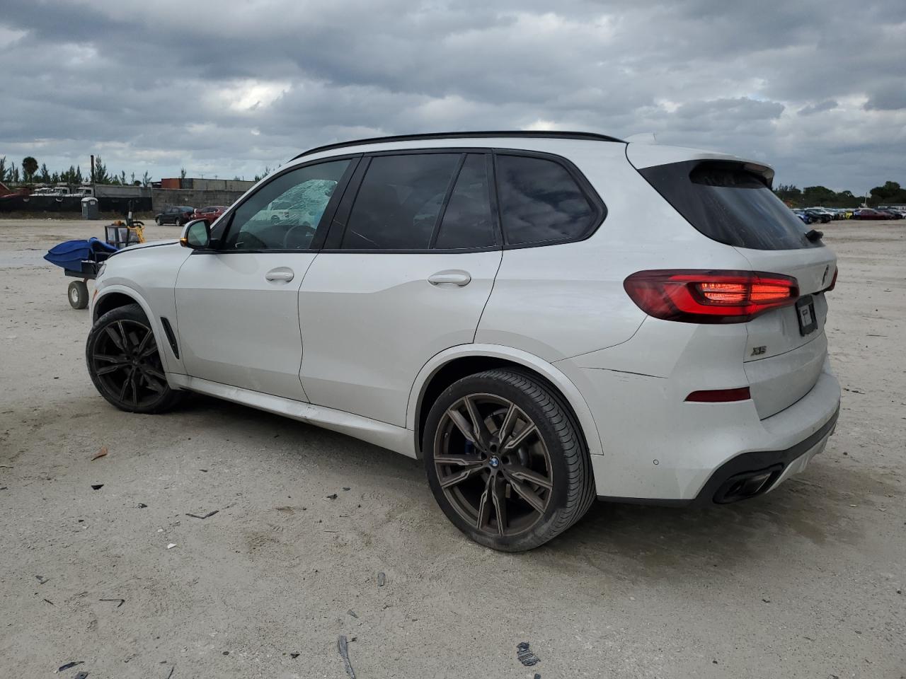 Obraz 2 z 2023 BMW X5 M50I 2023 z VIN 5UXJU4C05P9R94547
