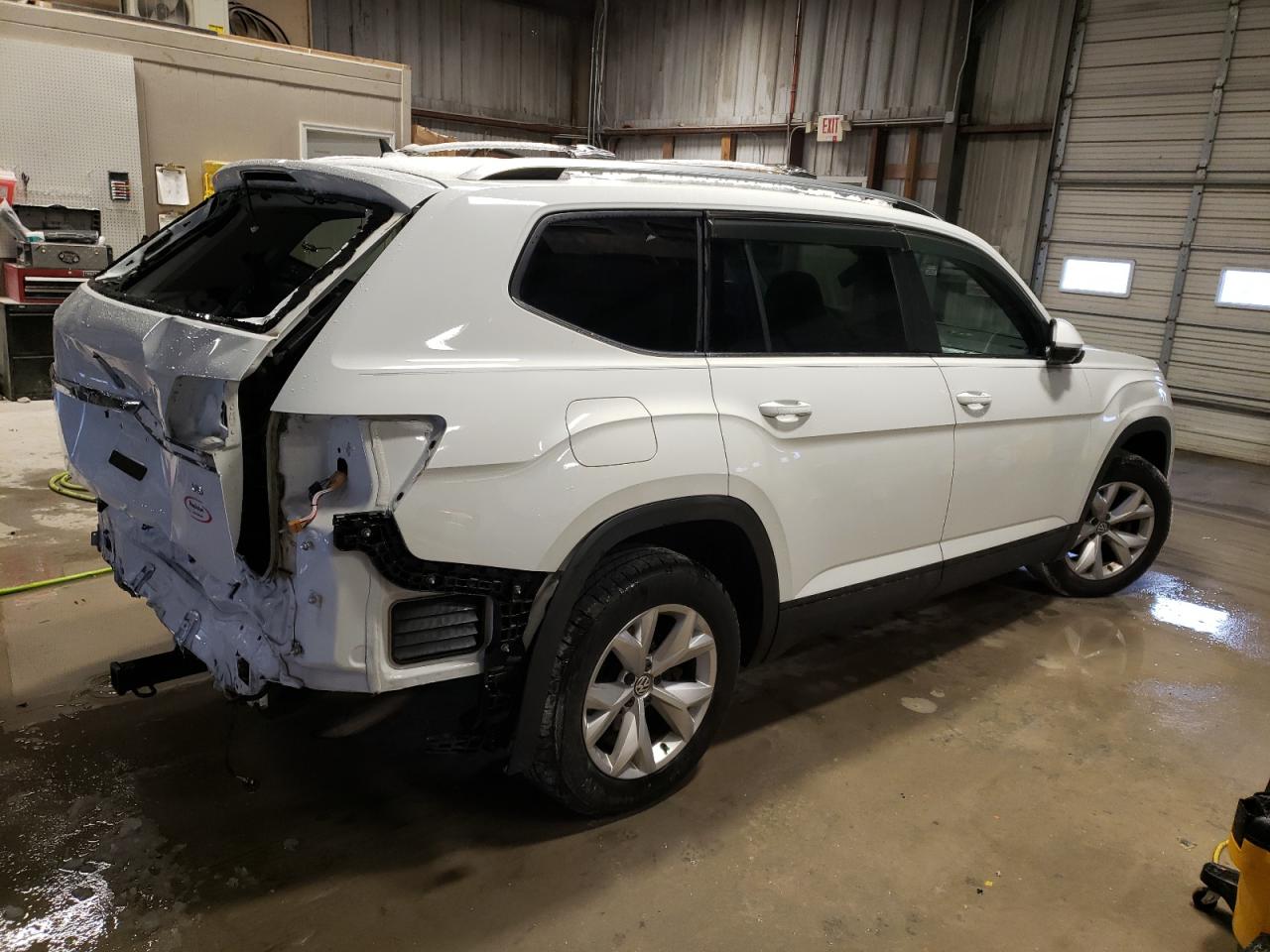 Image 3 of 2018 VOLKSWAGEN ATLAS SE 2018 with VIN 1V2CR2CA1JC562622