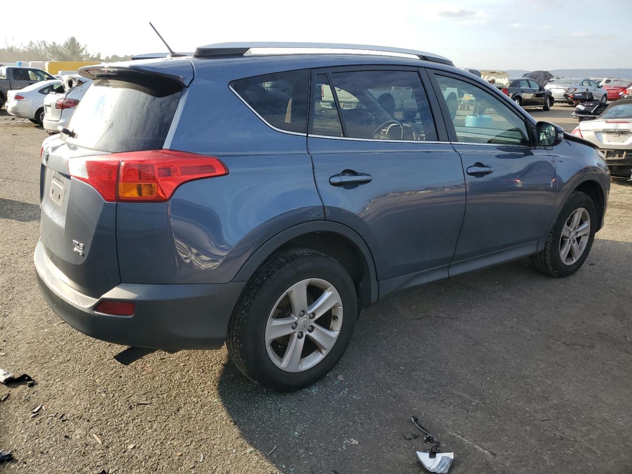 Image 3 of 2014 TOYOTA RAV4 XLE 2014 with VIN JTMRFREV0ED067874