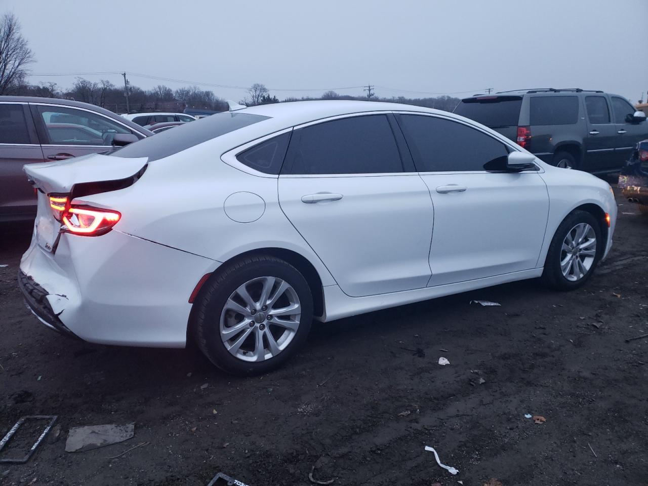 Изображение 3 2016 CHRYSLER 200 LIMITED 2016 с VIN 1C3CCCAB1GN115231
