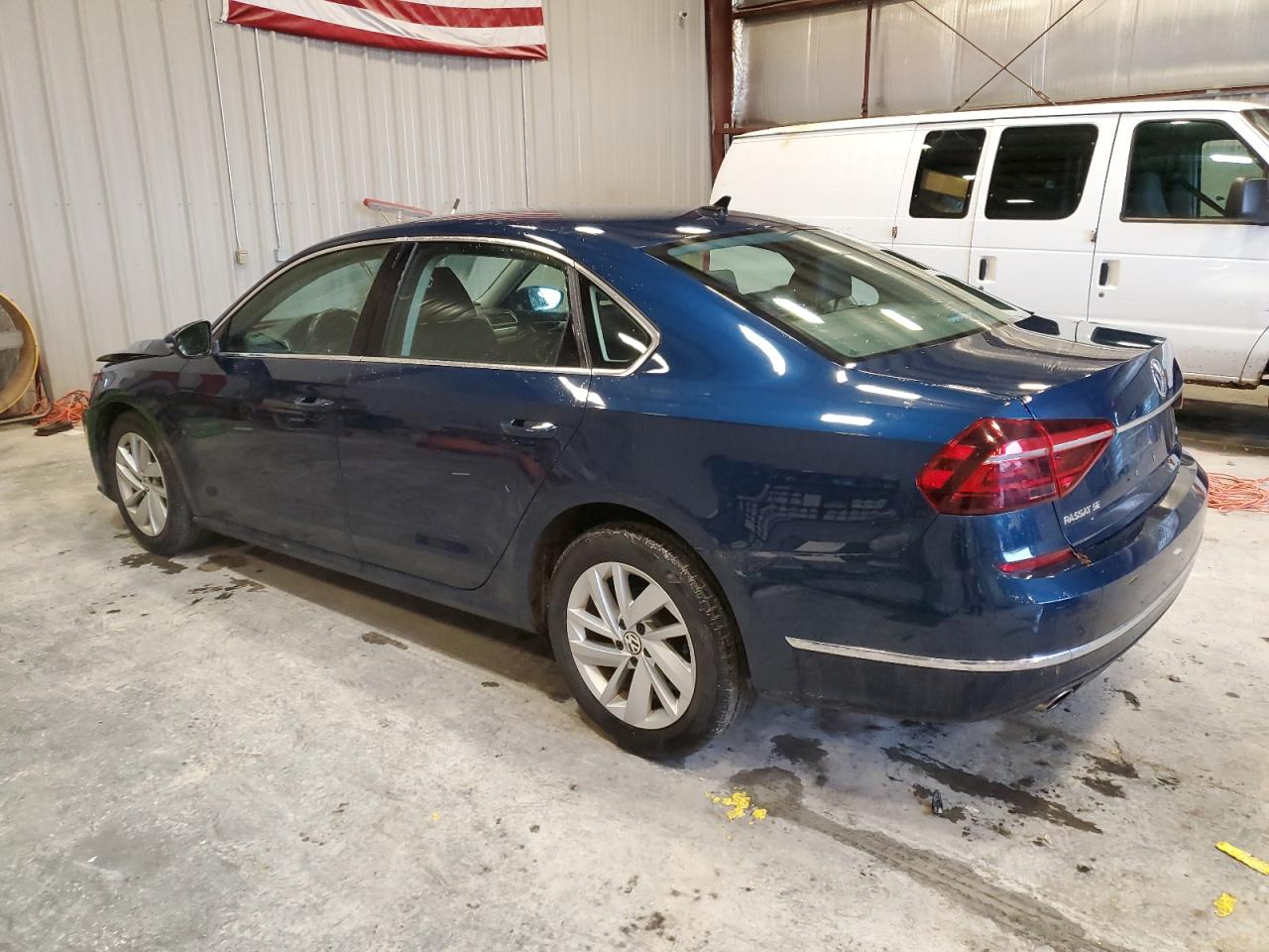 Obraz 2 z 2018 VOLKSWAGEN PASSAT SE 2018 z VIN 1VWBA7A39JC049461