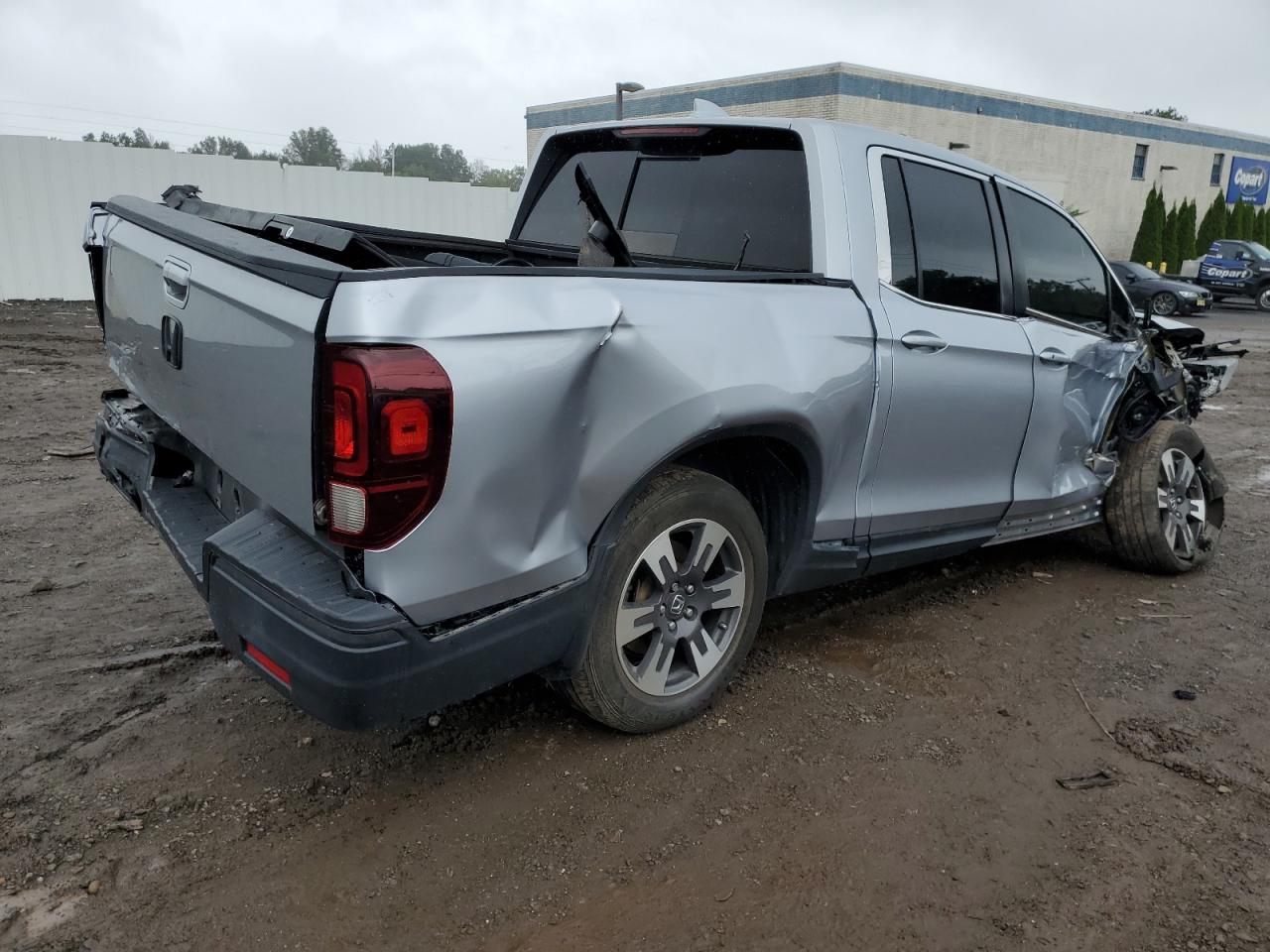 Image 3 of Honda Ridgeline Rtl 2019 with VIN 5FPYK3F59KB042292