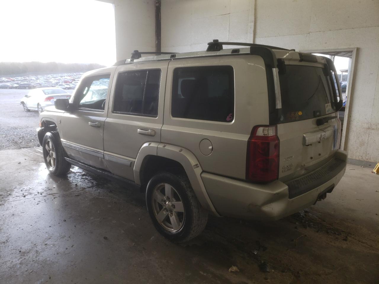 Image 2 of 2006 JEEP COMMANDER LIMITED 2006 with VIN 1J8HG58N96C359715