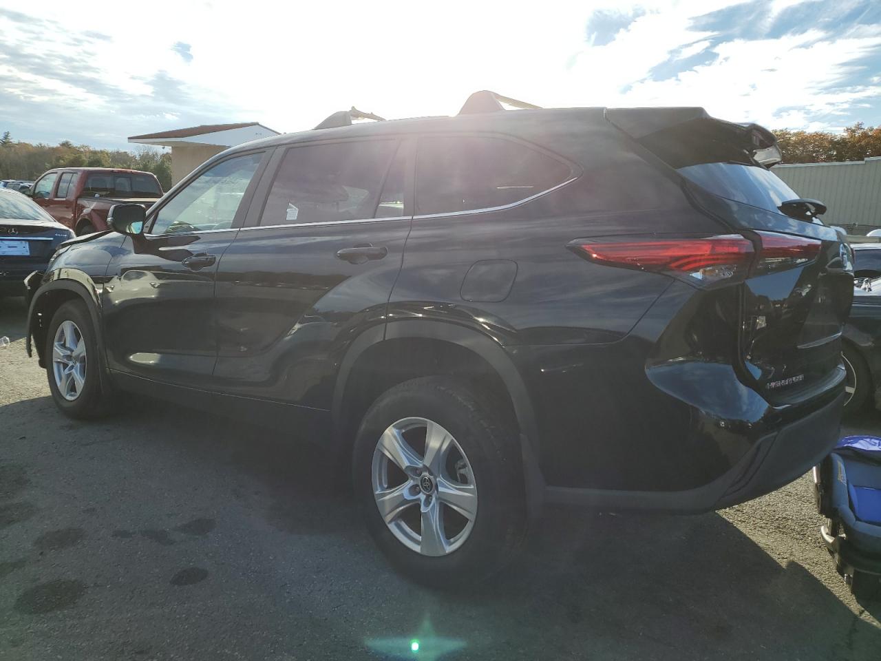 Image 2 of 2023 TOYOTA HIGHLANDER L 2023 with VIN 5TDKDRAH0PS016082