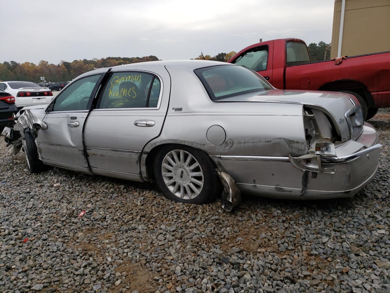 Изображение 2 2005 LINCOLN TOWN CAR SIGNATURE LIMITED 2005 с VIN 1LNHM82W85Y615763