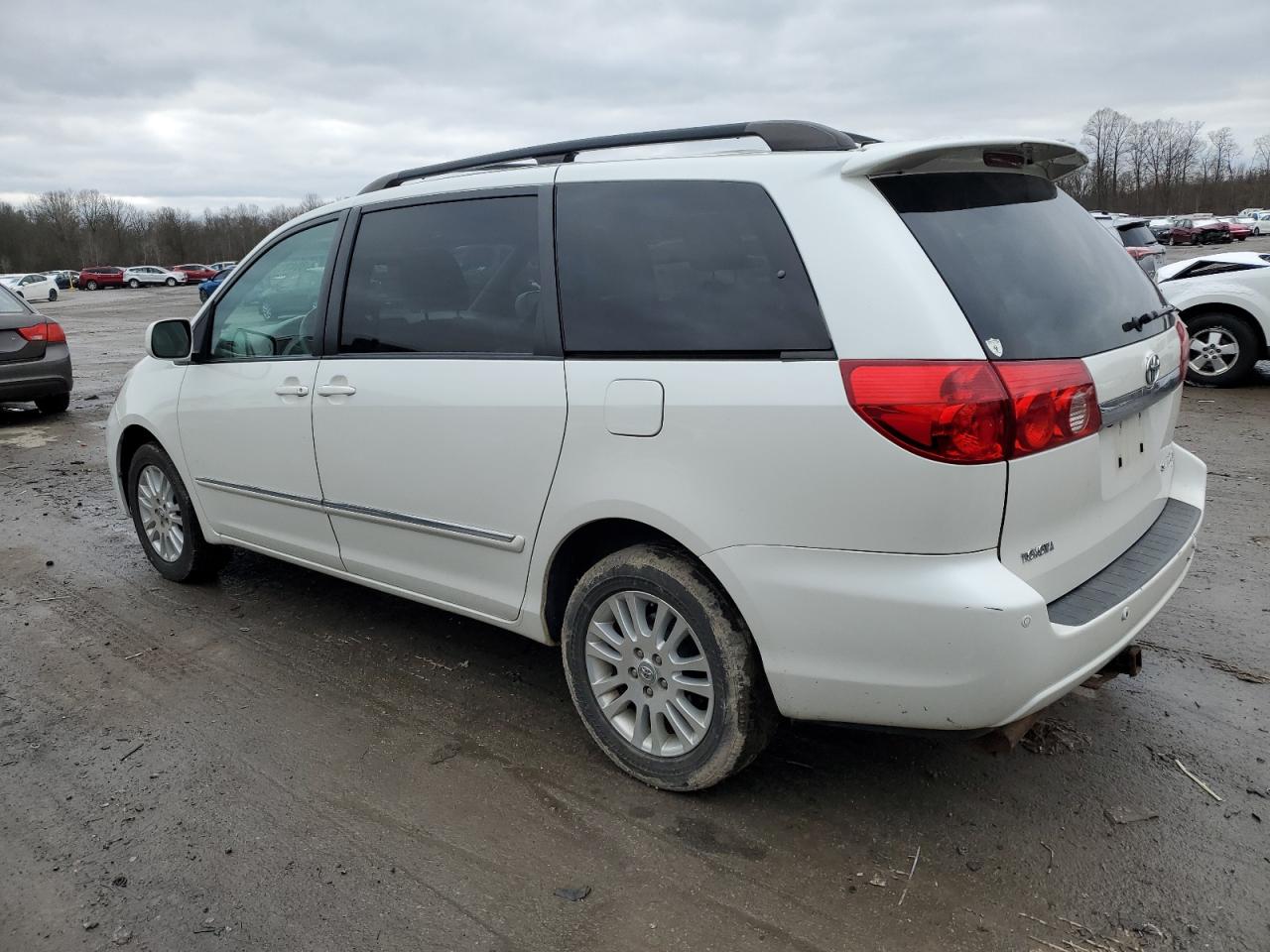 Изображение 2 2009 TOYOTA SIENNA XLE 2009 с VIN 5TDBK22C49S024267