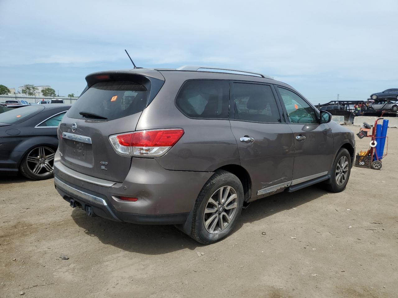 Image 3 of 2014 NISSAN PATHFINDER S 2014 with VIN 5N1AR2MM9EC707019