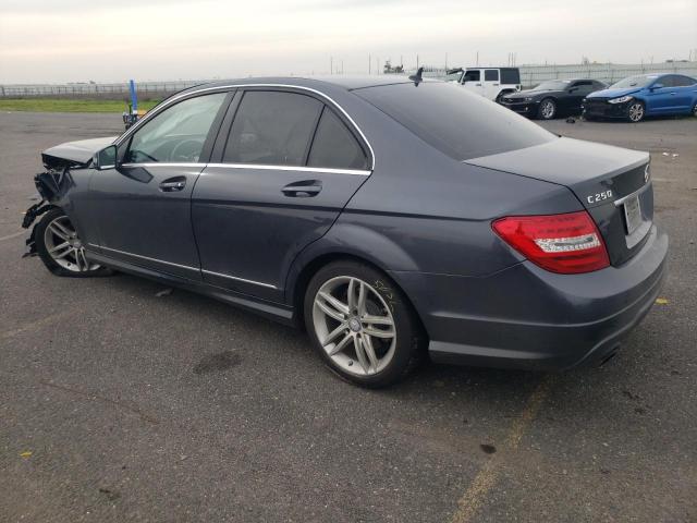 Obraz 2 z 2013 MERCEDES-BENZ C 250 2013 z VIN WDDGF4HB0DR298485