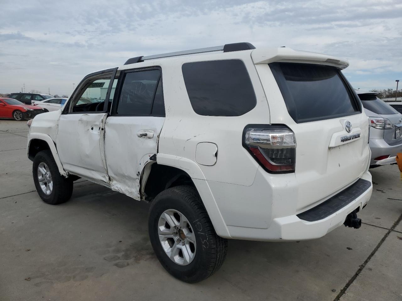 Image 2 of 2016 TOYOTA 4RUNNER SR5 2016 with VIN JTEZU5JR1G5145868