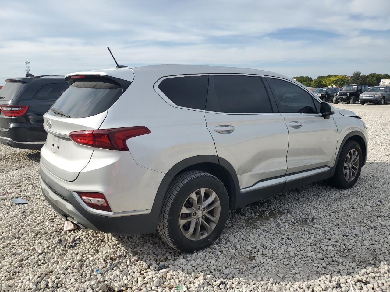 Obraz 3 z 2019 HYUNDAI SANTA FE SE 2019 z VIN 5NMS23AD9KH054602