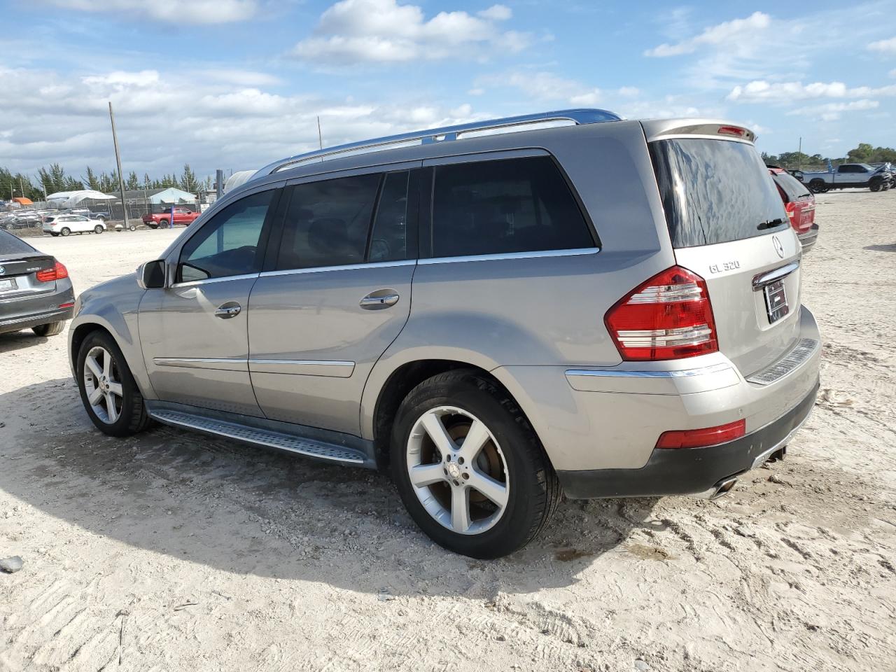 Obraz 2 z 2009 MERCEDES-BENZ GL  2009 z VIN 4JGBF25E39A497457
