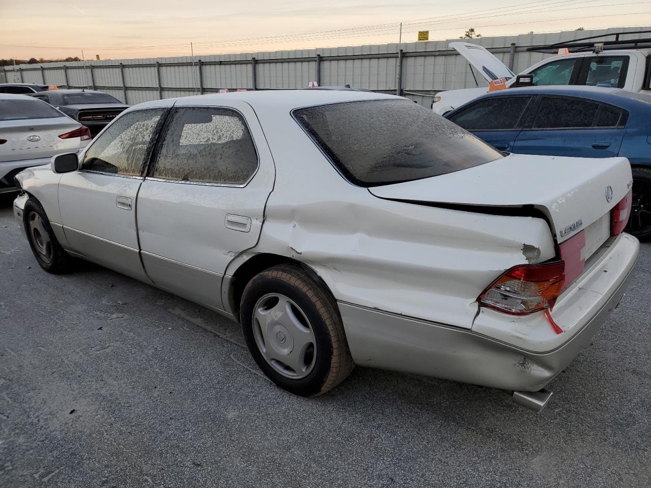 Изображение 2 1998 LEXUS LS 400 1998 с VIN JT8BH28F5W0133303