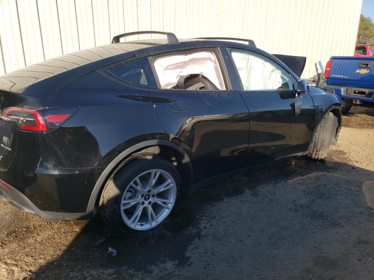 Image 3 of 2023 TESLA MODEL Y  2023 with VIN 7SAYGDEE0PA059636