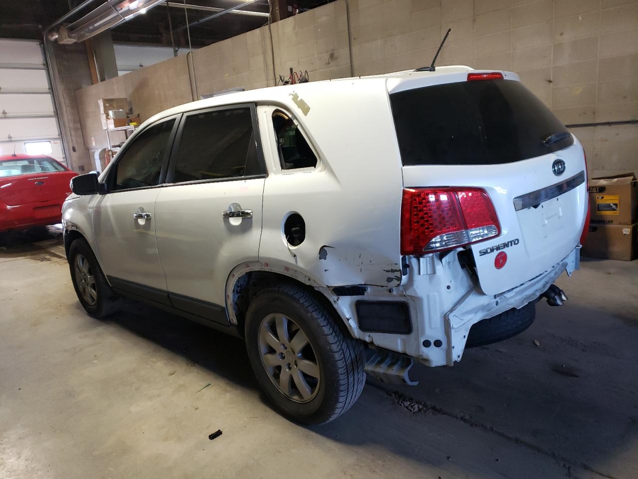 Изображение 2 2013 KIA SORENTO LX 2013 с VIN 5XYKT4A64DG415218