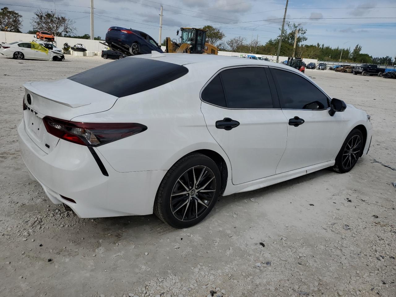 Image 3 of 2022 TOYOTA CAMRY SE 2022 with VIN 4T1T11AK6NU710144