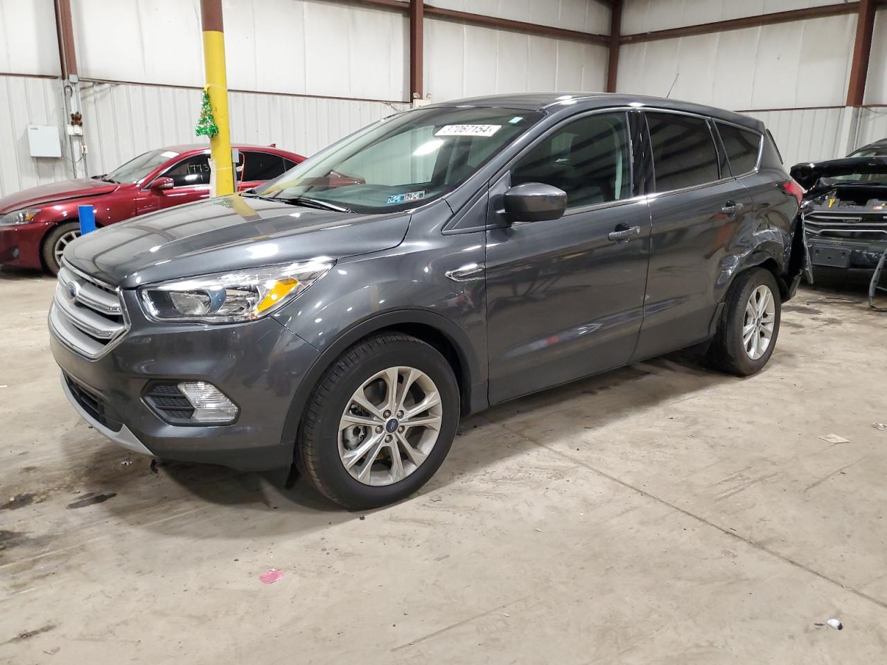 Image 1 of 2019 FORD ESCAPE SE 2019 with VIN 1FMCU9GD0KUC51073