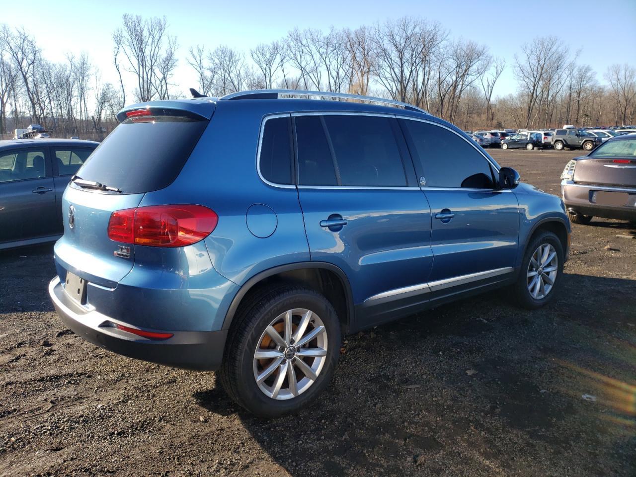 Image 3 of 2017 VOLKSWAGEN TIGUAN WOLFSBURG 2017 with VIN WVGSV7AX6HW505754