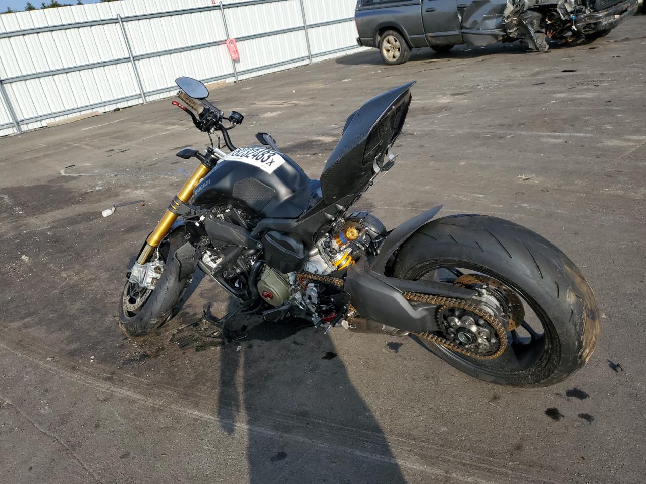 Image 3 of Ducati Streetfighter V4 2021 with VIN ZDMFAKNW6MB005864