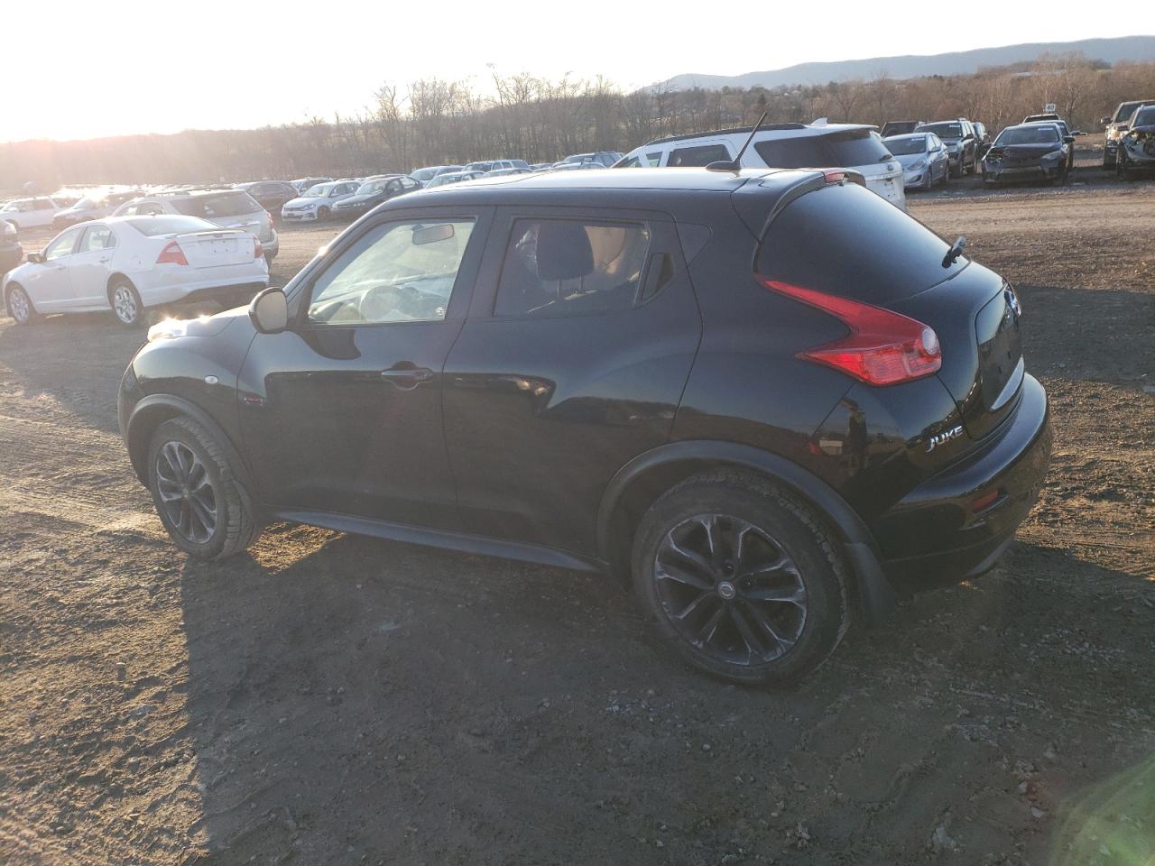 Изображение 2 2013 NISSAN JUKE S 2013 с VIN JN8AF5MVXDT214914