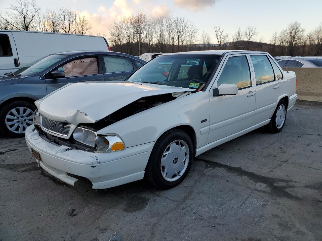 1998 VOLVO S70  1998 image