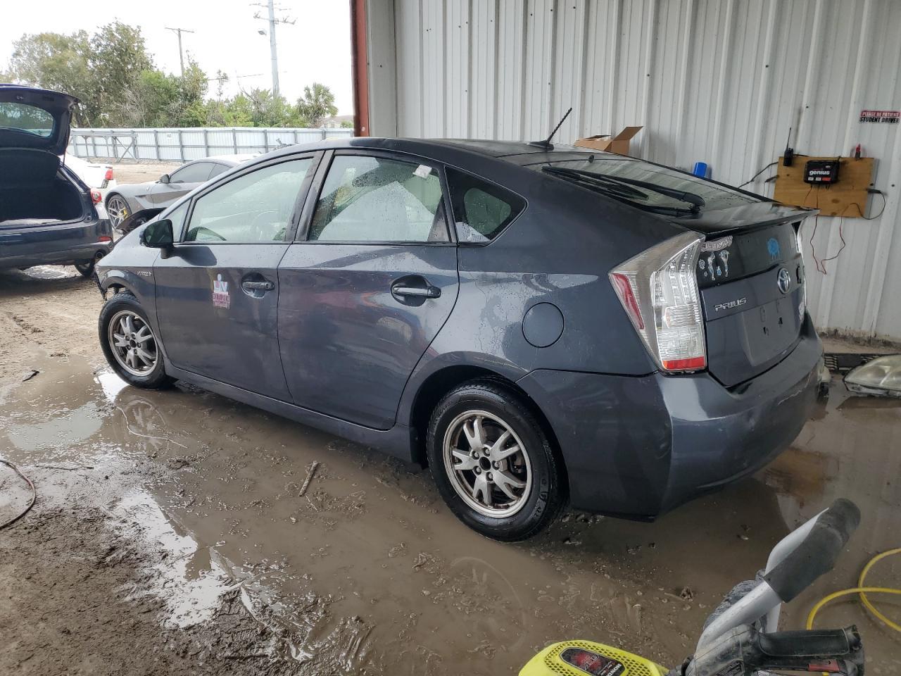 Obraz 2 z 2011 TOYOTA PRIUS  2011 z VIN JTDKN3DU8B5351916