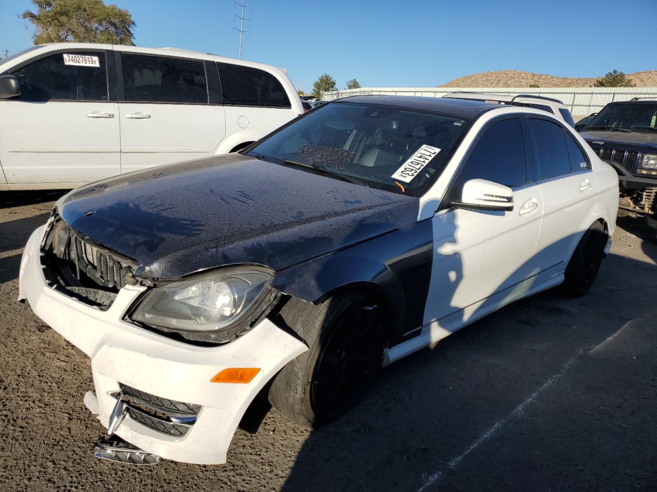 Image 1 of 2014 MERCEDES-BENZ C 350 2014 with VIN WDDGF5HB7EA932414