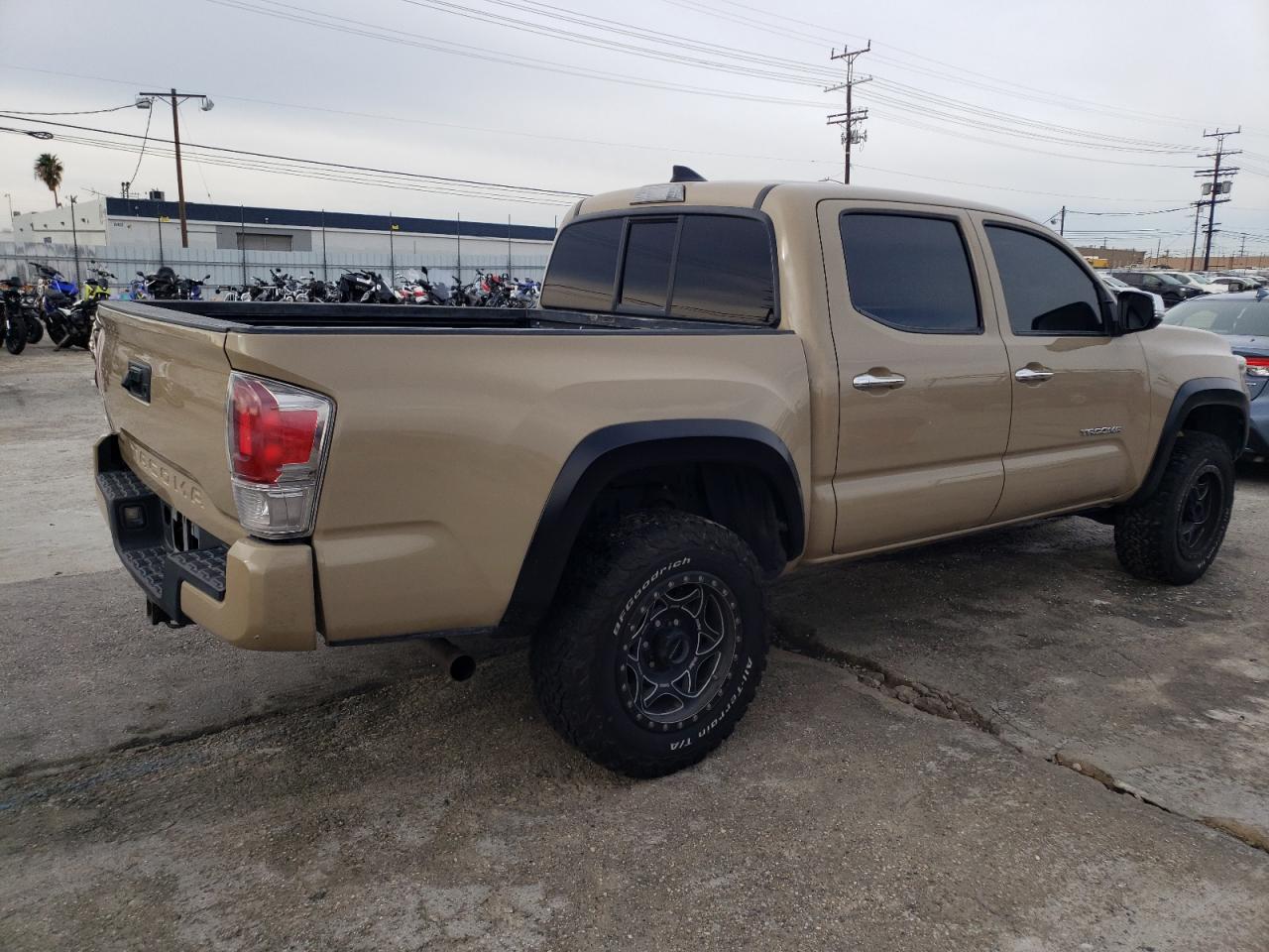 Изображение 3 2016 TOYOTA TACOMA DOUBLE CAB 2016 с VIN 3TMGZ5AN3GM020746