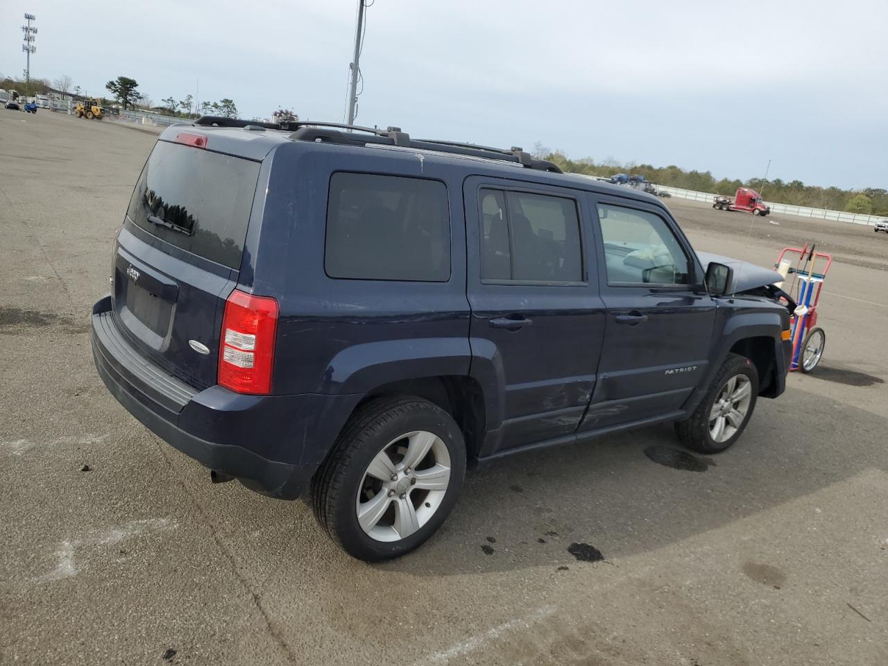 Image 3 of 2015 JEEP PATRIOT LATITUDE 2015 with VIN 1C4NJRFB6FD215335