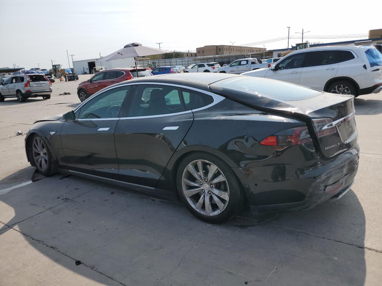 Image 2 of Tesla Model S 2015 with VIN 5YJSA1E26FF109675