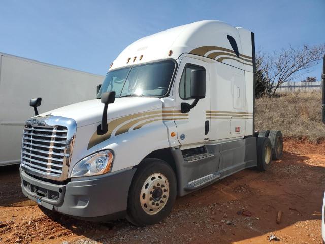 Image 2 of 2018 FREIGHTLINER CASCADIA 125  2018 with VIN 3AKJGLDR9JSJK5392
