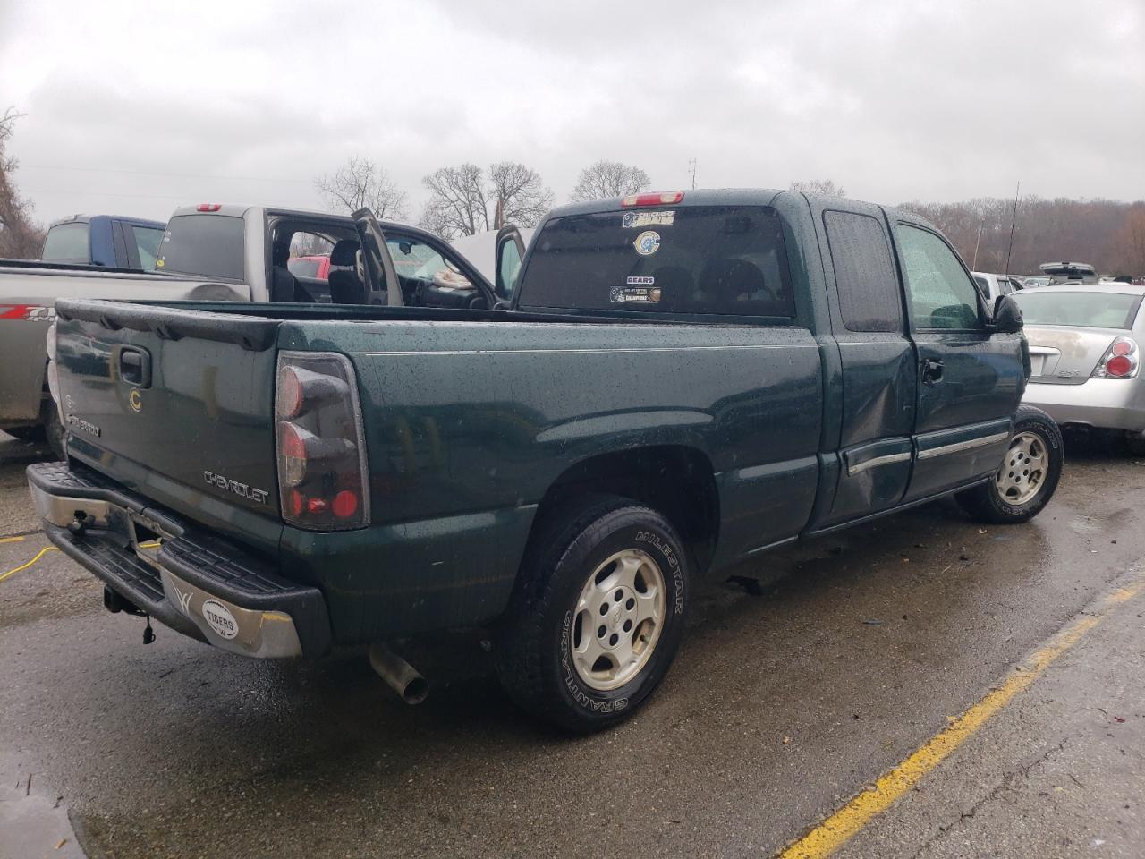 Obraz 3 z 2003 CHEVROLET SILVERADO C1500 2003 z VIN 2GCEC19V731330499