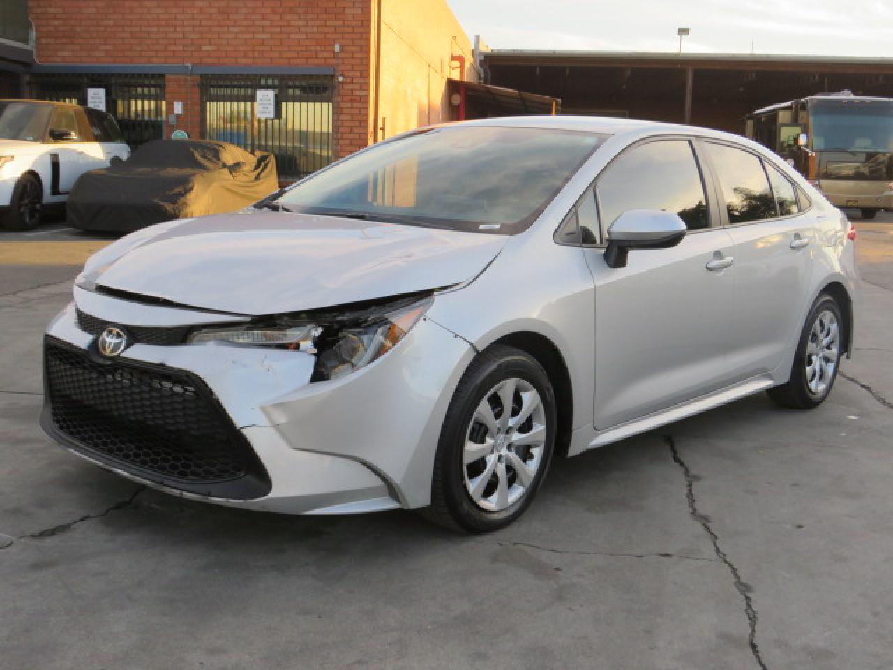 Image 2 of 2020 TOYOTA COROLLA LE 2020 with VIN 5YFEPRAE8LP058402