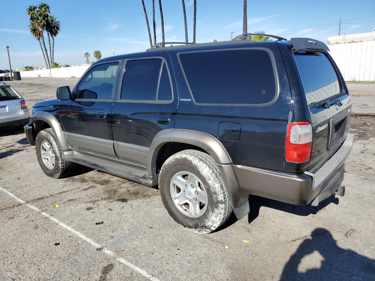 Image 2 of 1999 TOYOTA 4RUNNER LIMITED 1999 with VIN JT3GN87R1X0119337