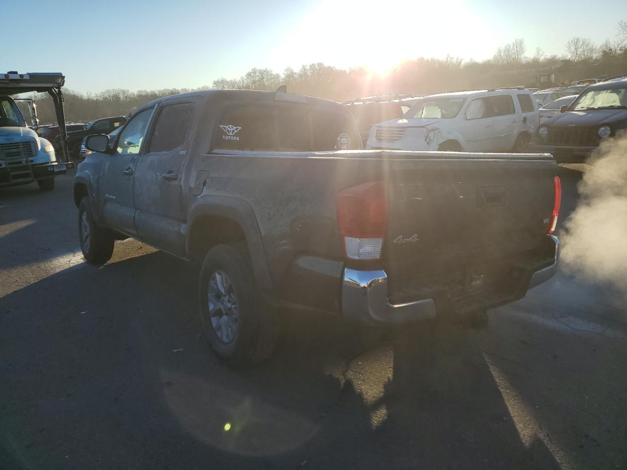 Obraz 2 z 2017 TOYOTA TACOMA DOUBLE CAB 2017 z VIN 3TMCZ5AN7HM055161