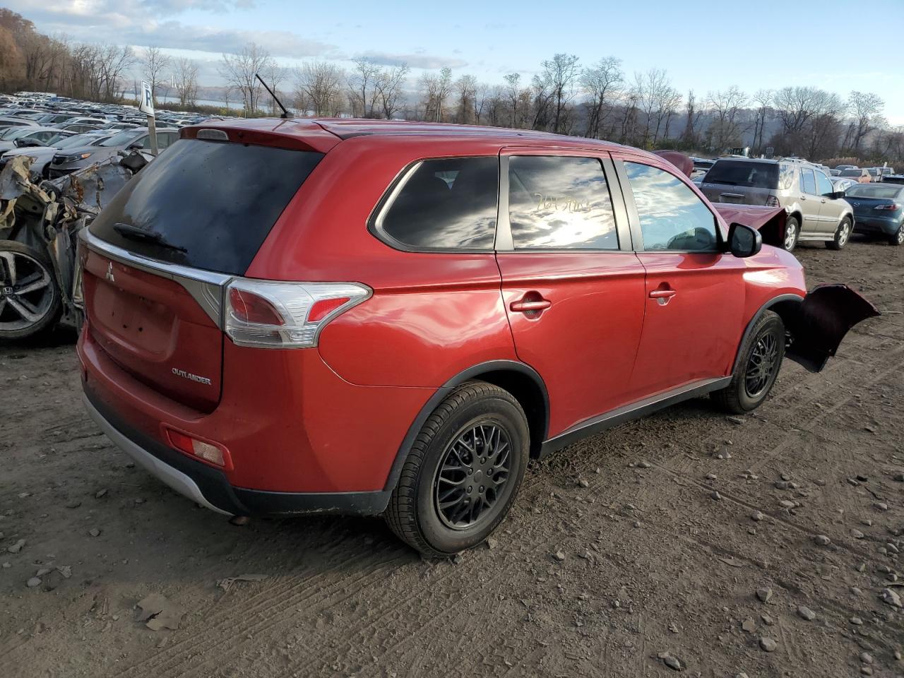 Obraz 3 z 2015 MITSUBISHI OUTLANDER ES 2015 z VIN JA4AD2A38FZ011789
