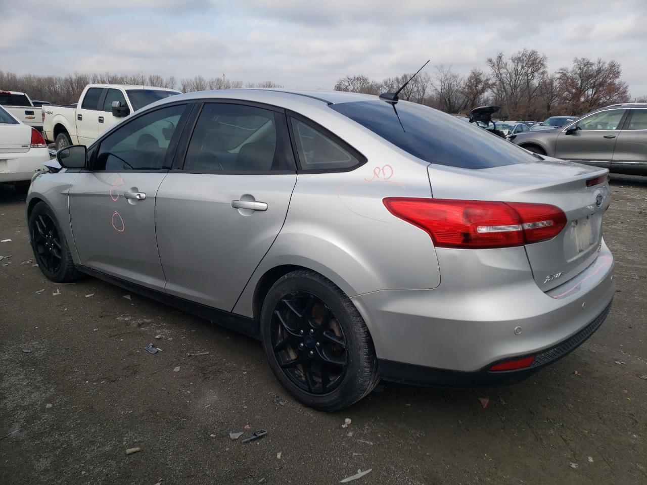 Изображение 2 2016 FORD FOCUS SE 2016 с VIN 1FADP3F22GL307501