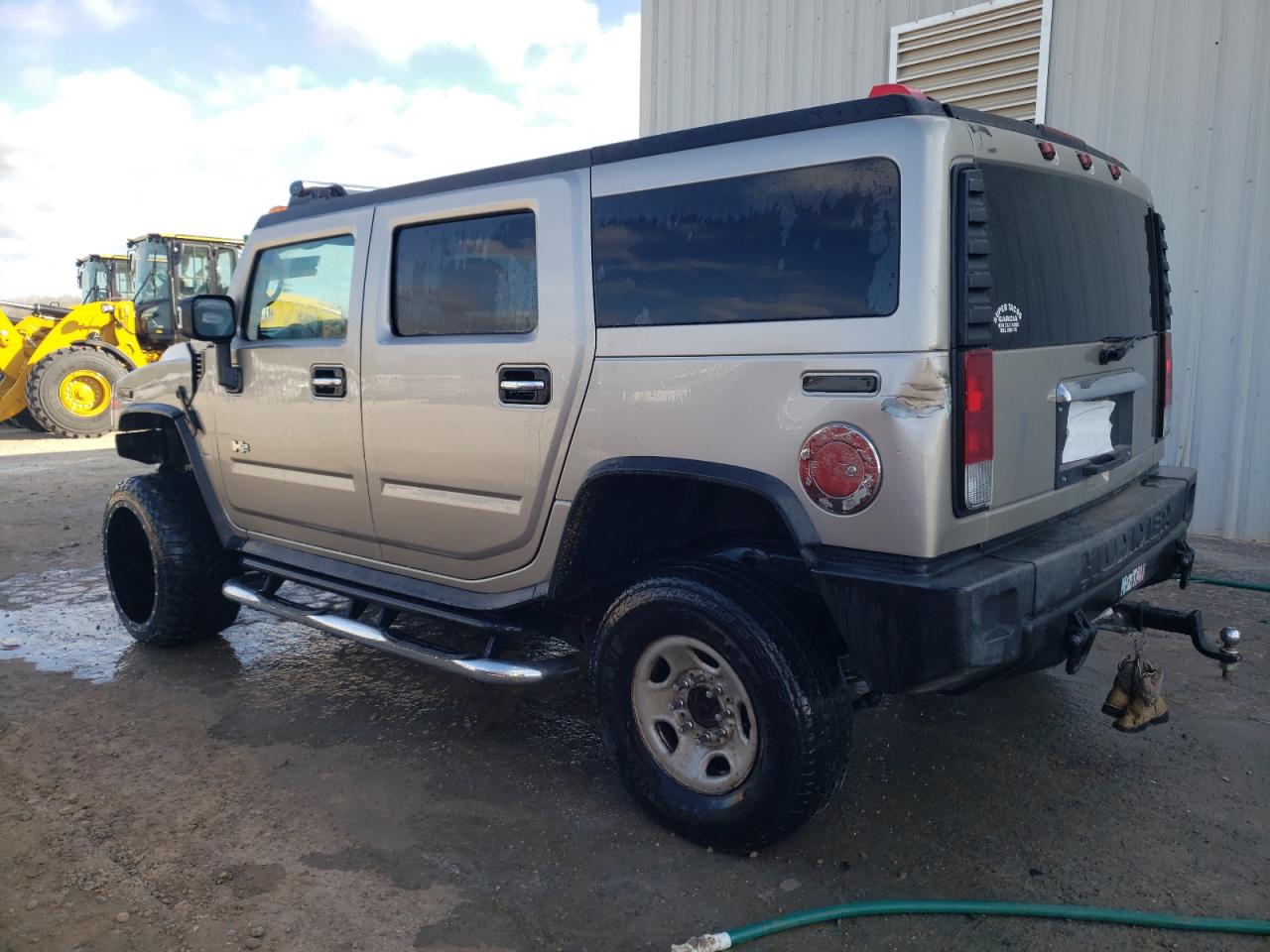 Image 2 of 2005 HUMMER H2  2005 with VIN 5GRGN23UX5H115030