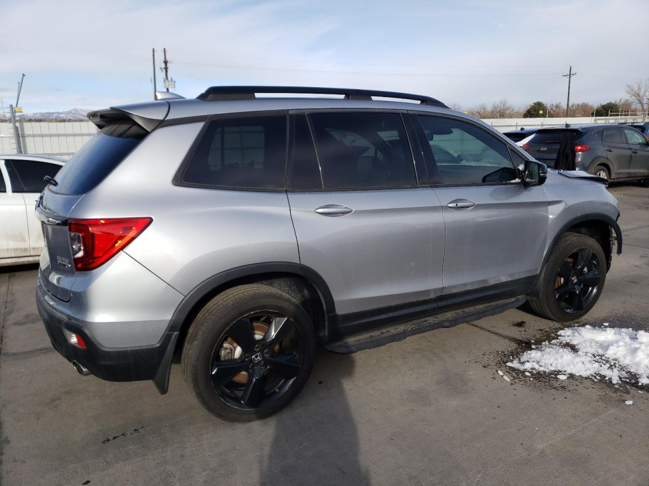 Image 3 of 2021 HONDA PASSPORT ELITE 2021 with VIN 5FNYF8H02MB008032