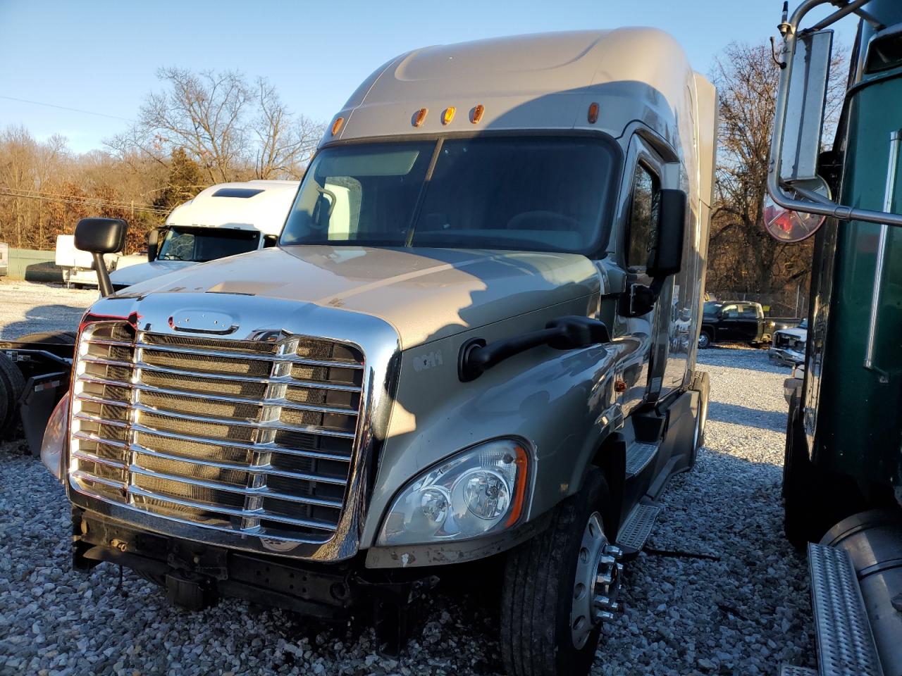 Obraz 2 z 2015 FREIGHTLINER CASCADIA 125  2015 z VIN 1FUJGLD50FLGC0529