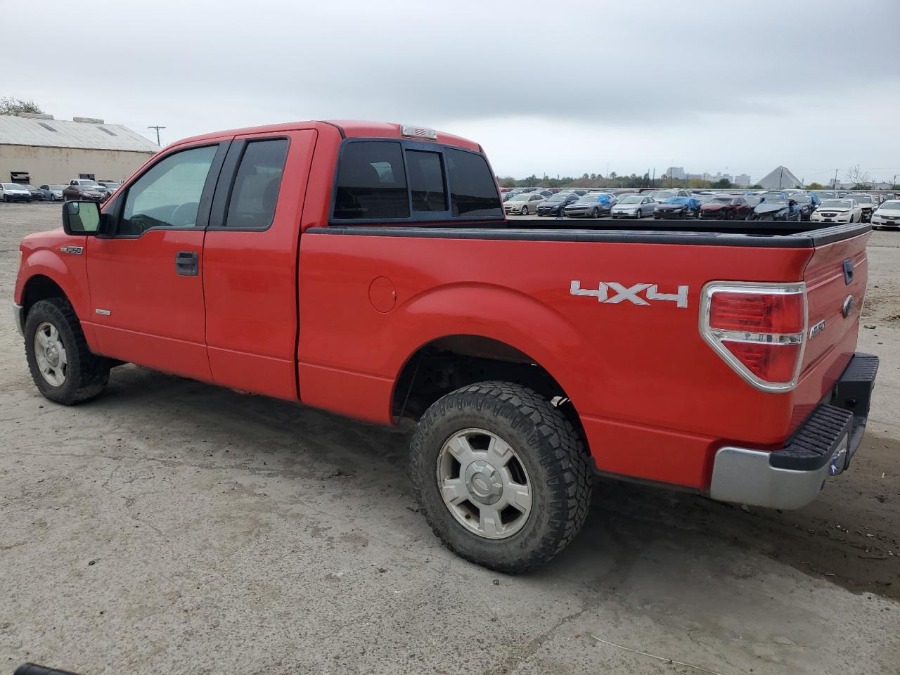 Image 2 of 2013 FORD F150 SUPER CAB 2013 with VIN 1FTFX1ET4DFB38903
