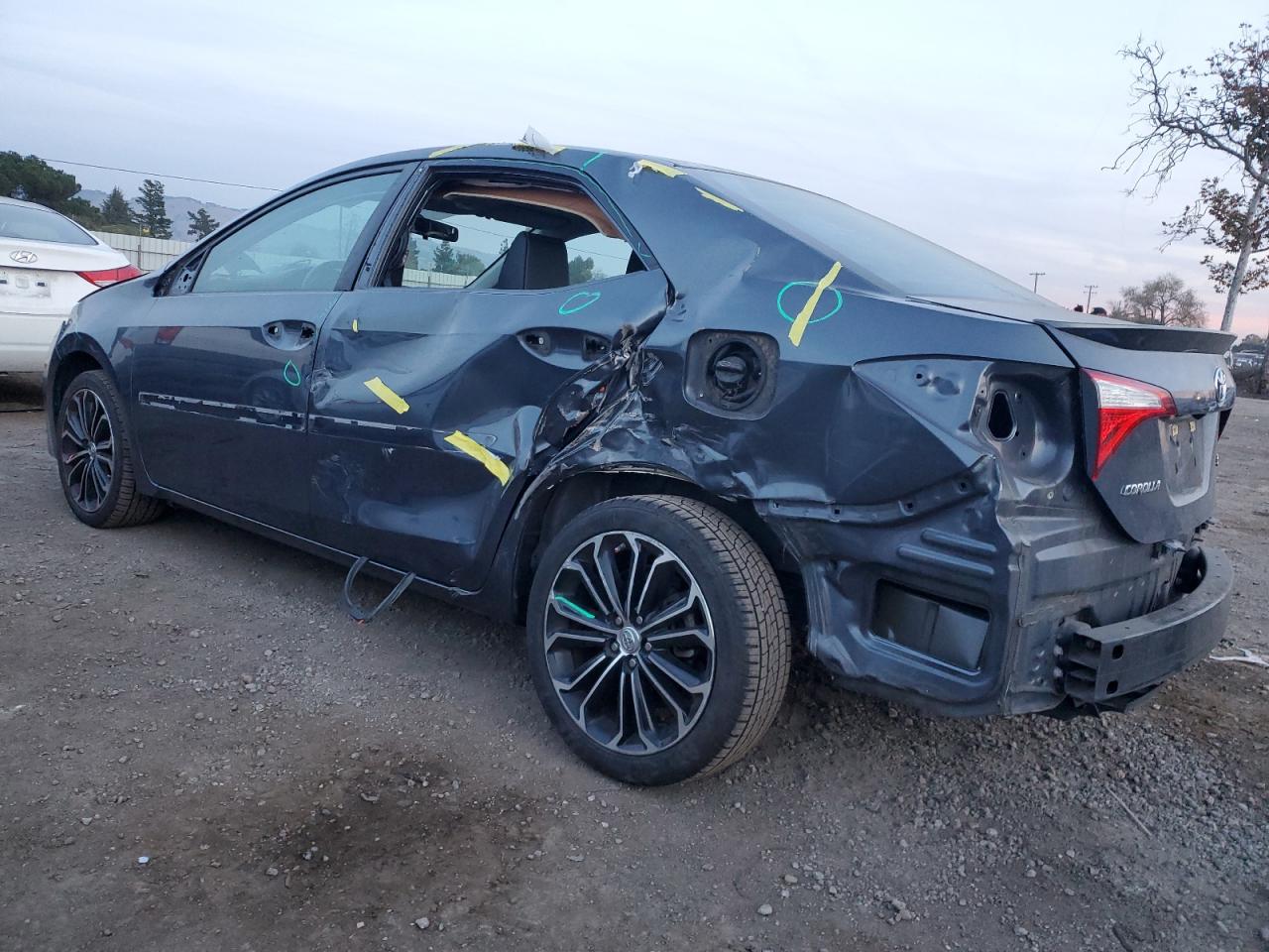 Image 2 of 2015 TOYOTA COROLLA L 2015 with VIN 5YFBURHE5FP227989